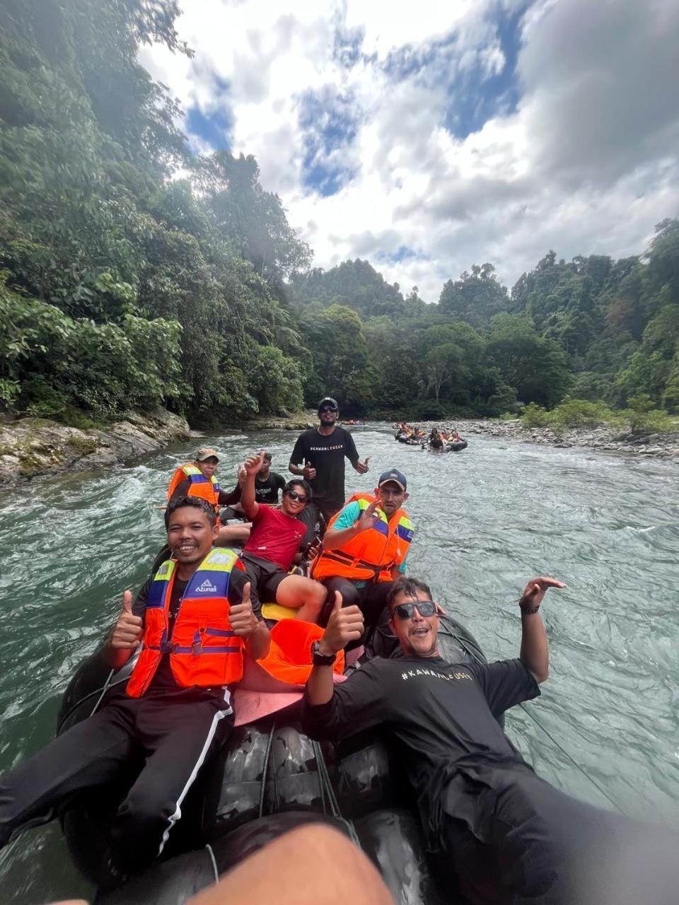 Pongo Guest House & Jungle Trekking Bukit Lawang Zewnętrze zdjęcie